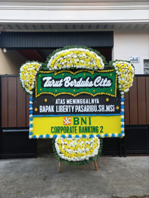 Papan Bunga Duka di Waringinsari