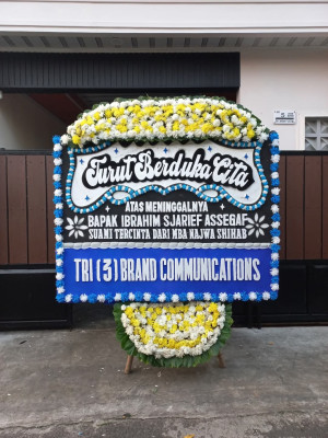 Papan Bunga Duka di Waringinsari